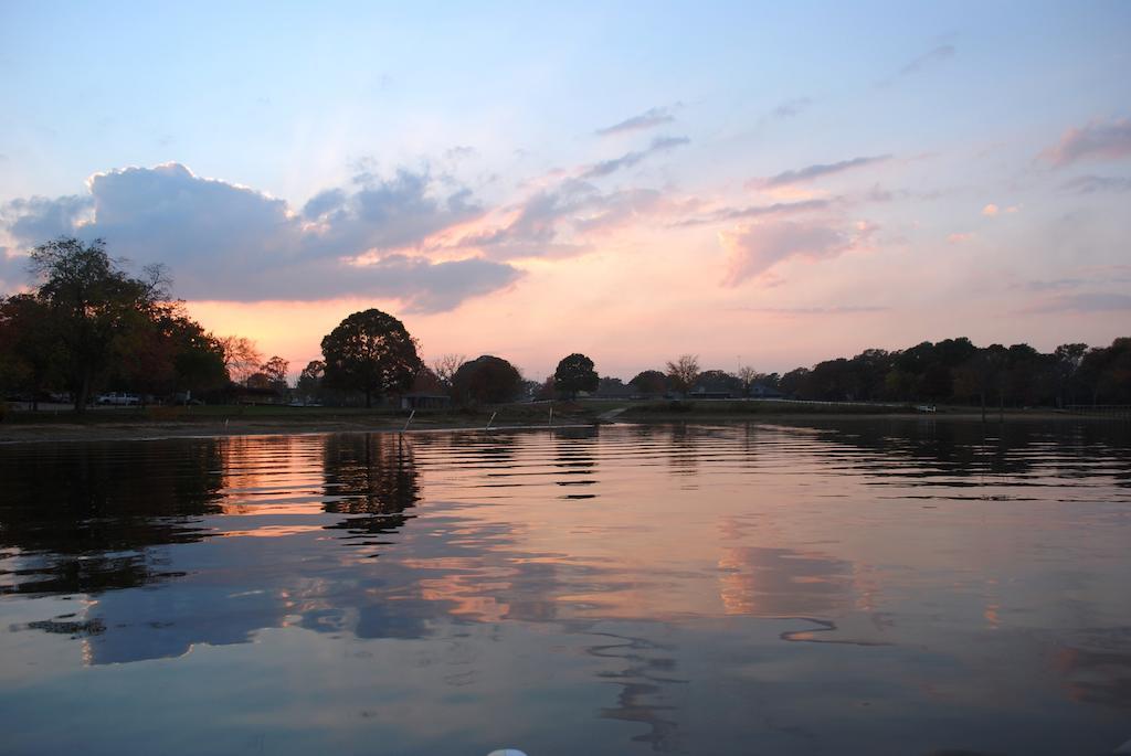 Lake Fork Marina & Motel Gunter Екстериор снимка
